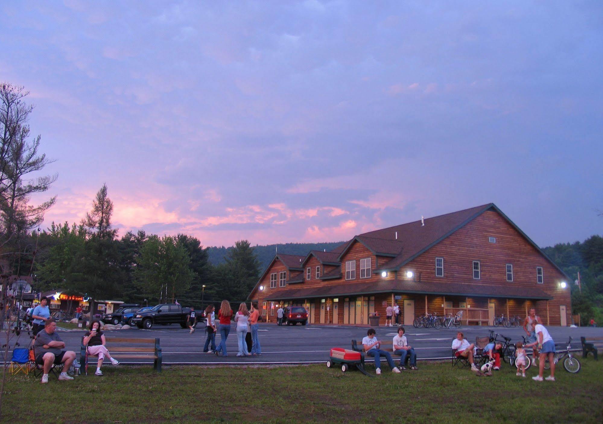 Lake George Escape - Campground Warrensburg Exterior photo