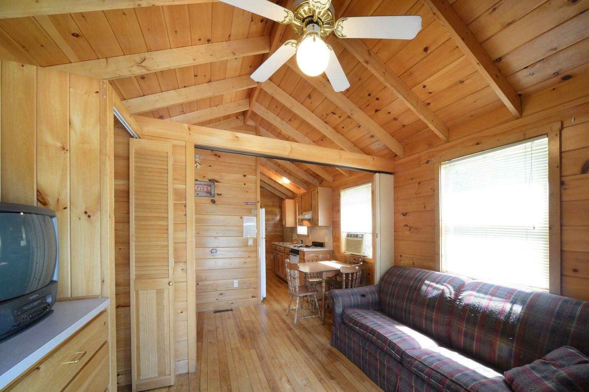 Lake George Escape - Campground Warrensburg Exterior photo